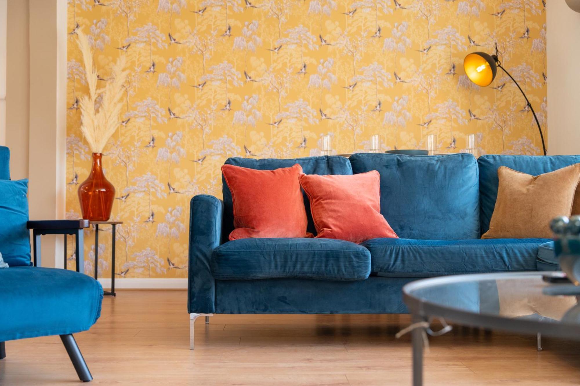 Stylish 4 Bedroom Spacious Retreat With Parking - Sleeps 10 - Families & Contractors カンタベリー エクステリア 写真