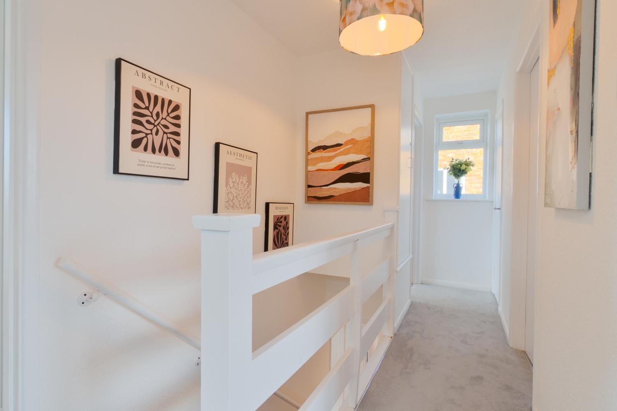 Stylish 4 Bedroom Spacious Retreat With Parking - Sleeps 10 - Families & Contractors カンタベリー エクステリア 写真